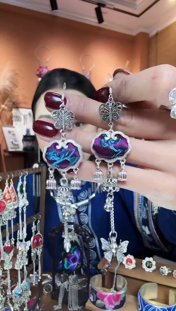 【闪购商品】刺绣纯手工民族风耳环