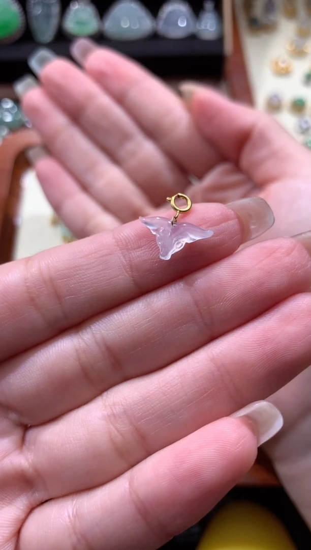 翡翠18K金镶嵌颈饰翡翠