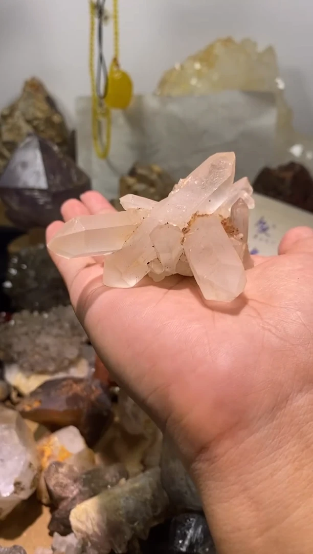 水晶珠宝半成品未镶嵌97号 136克马岛晶簇