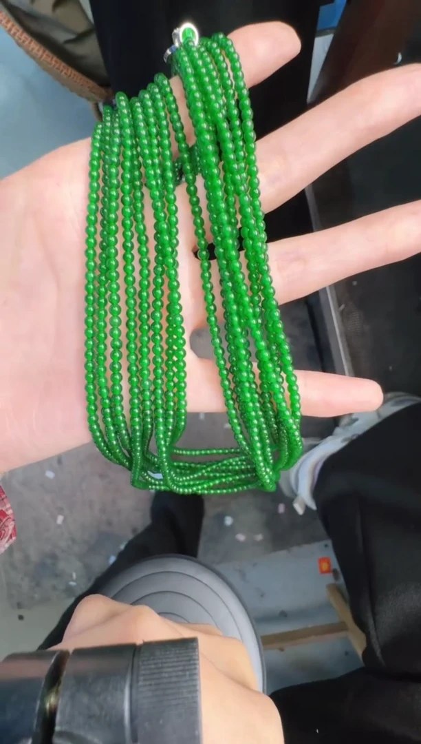 未镶嵌定制翡翠A货有轻微色差属于正常现象，珠链多样性发货1