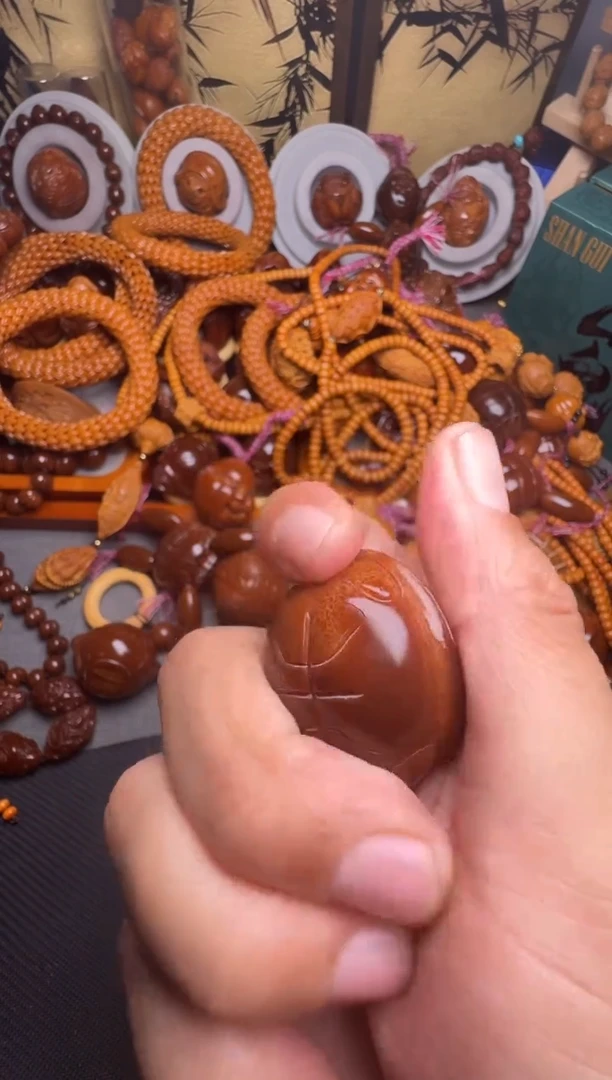 手串橄榄核龟壳一个