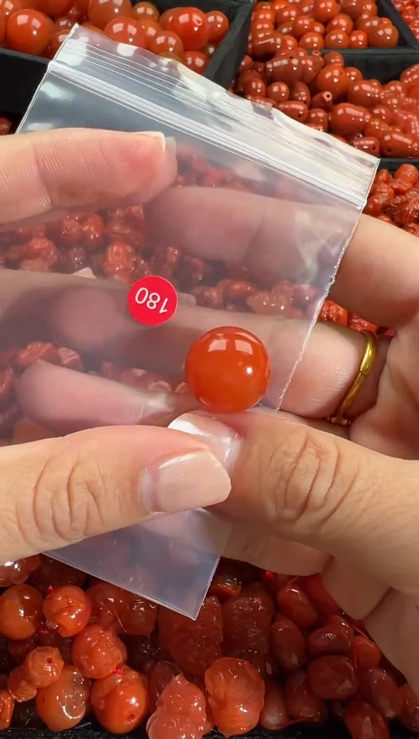 颈饰未镶嵌南红玛瑙1