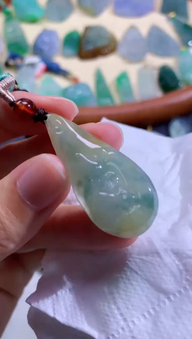 颈饰未镶嵌翡翠