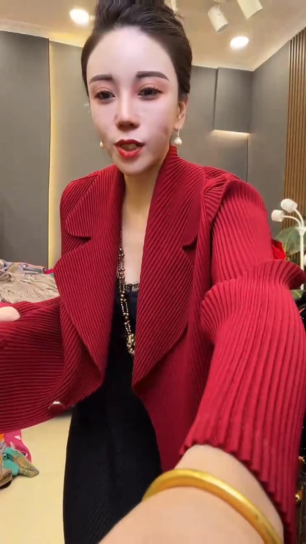 聚酯纤维（涤纶）红色 镂空西服