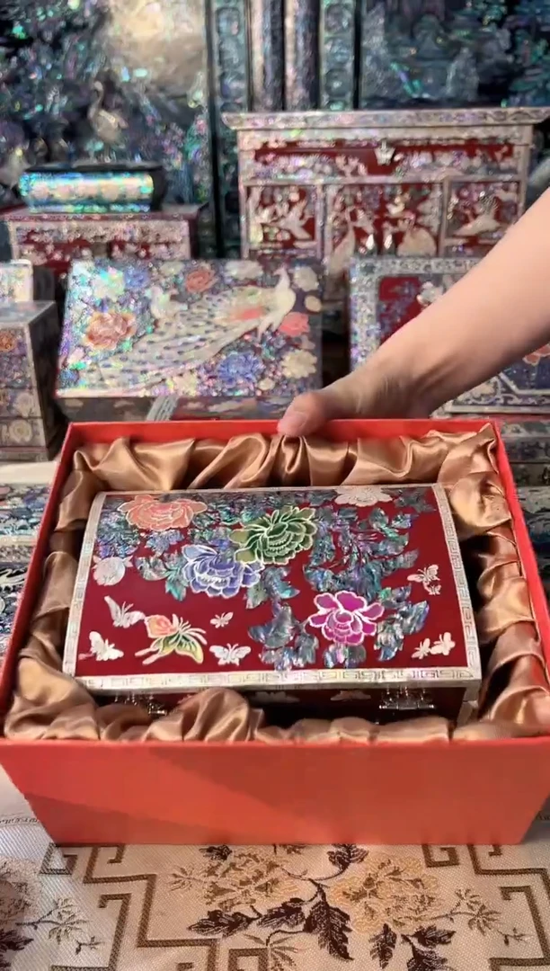 按扣扇贝底·弘贝雅螺钿漆器文化馆