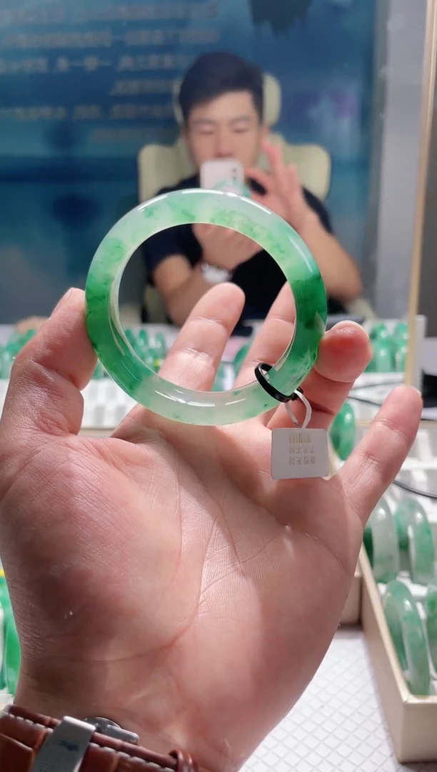 石英质玉（非洲翠）手镯未镶嵌 非洲翠手镯多样性发货