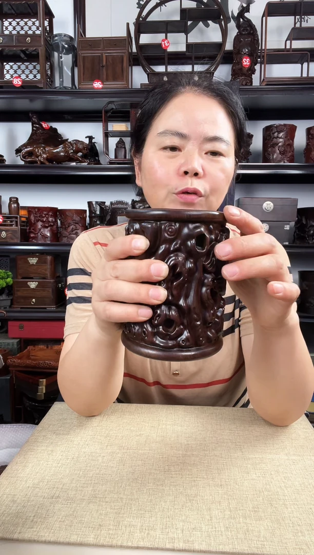 木寿桃笔筒老李红木工艺品