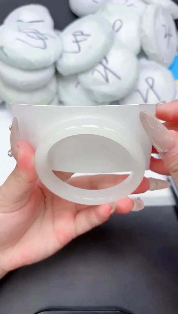 未镶嵌手镯石英质玉52-60.2