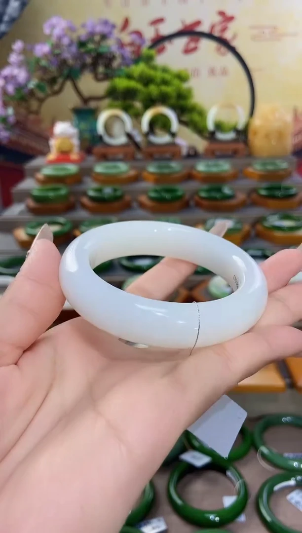 【闪购商品】和田玉手镯未镶嵌和田玉/山流水手镯