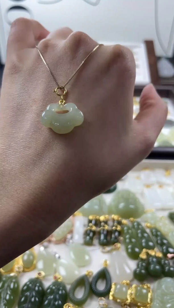 吊坠(不含链)银S925镶嵌和田玉晴水如意