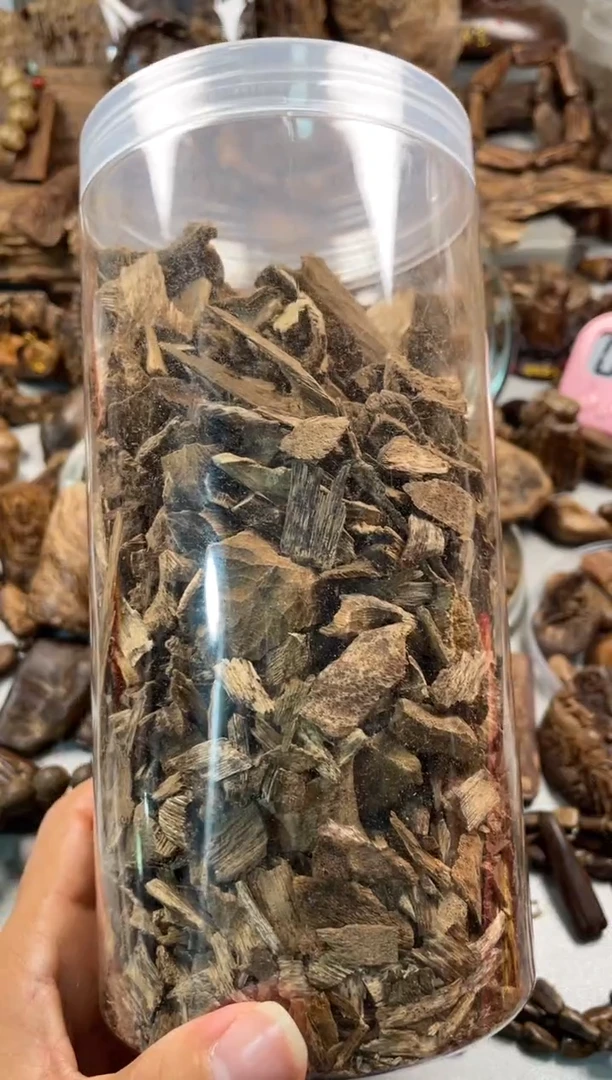 沉香沉香碎屑清*沉香  越南芽庄