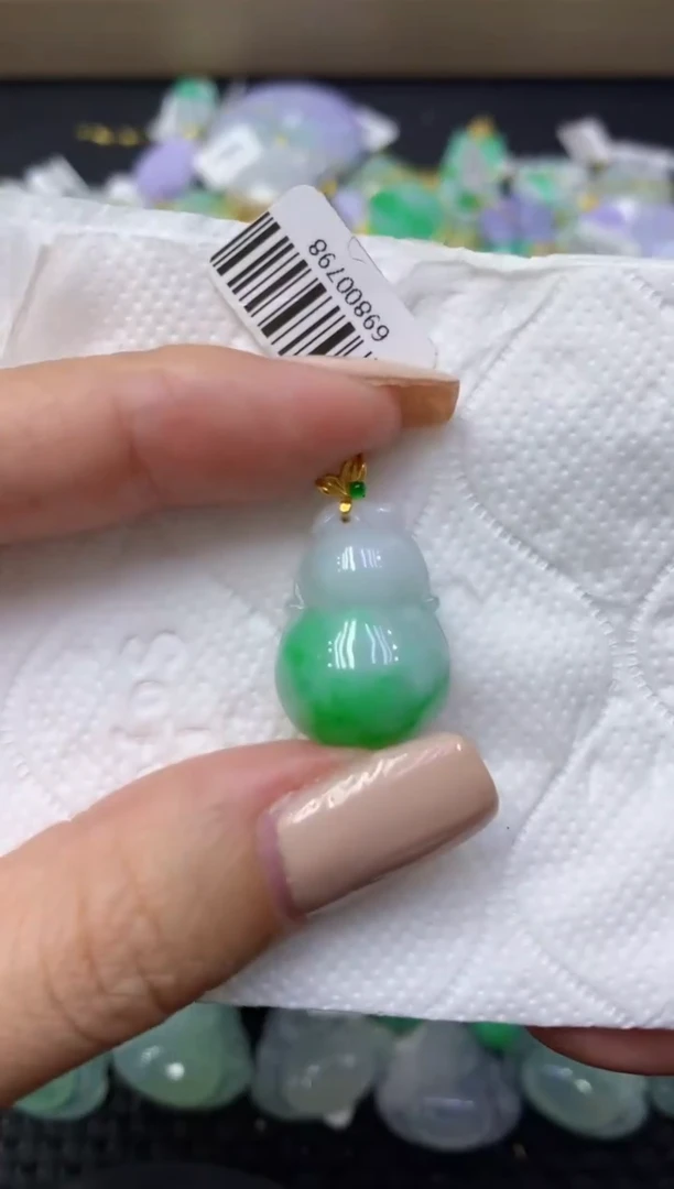 颈饰18K金镶嵌翡翠天然缅甸翡翠A货