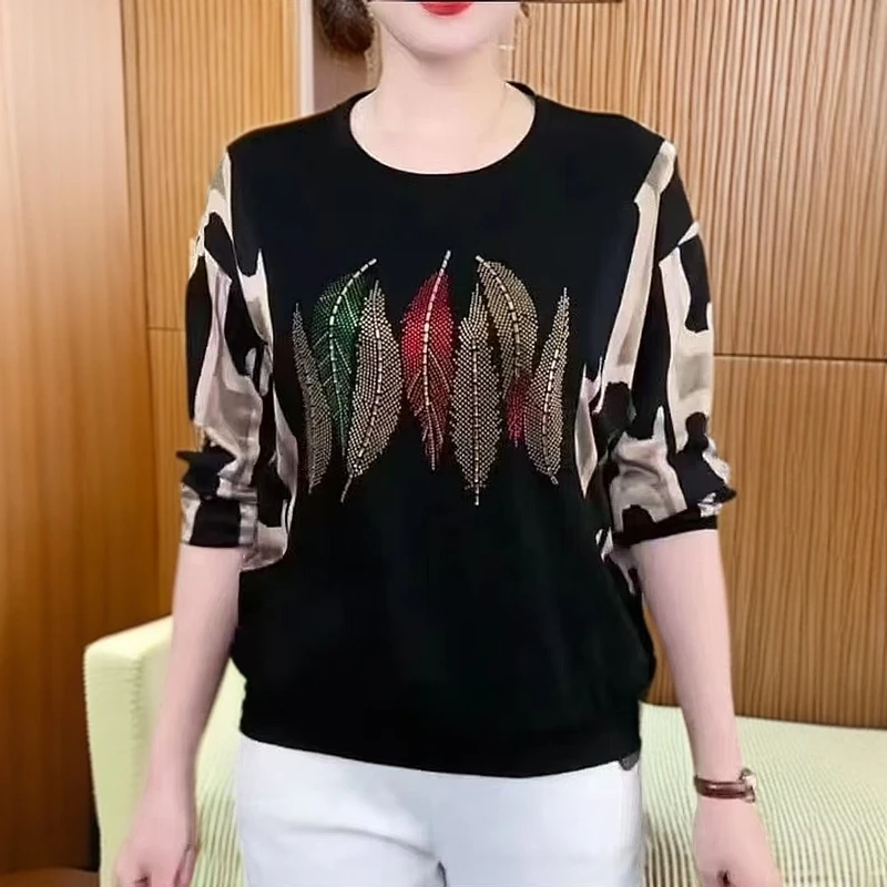 中老年妈妈女装春秋款女士t恤长袖宽松高档洋气烫钻上衣时尚潮流