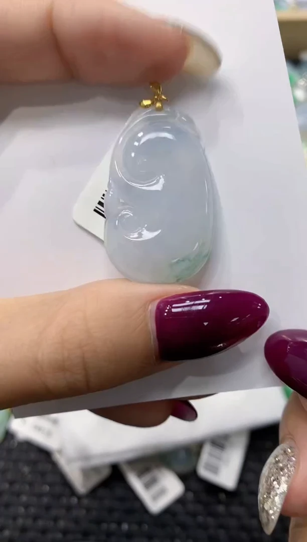 翡翠18K金镶嵌颈饰111111111111