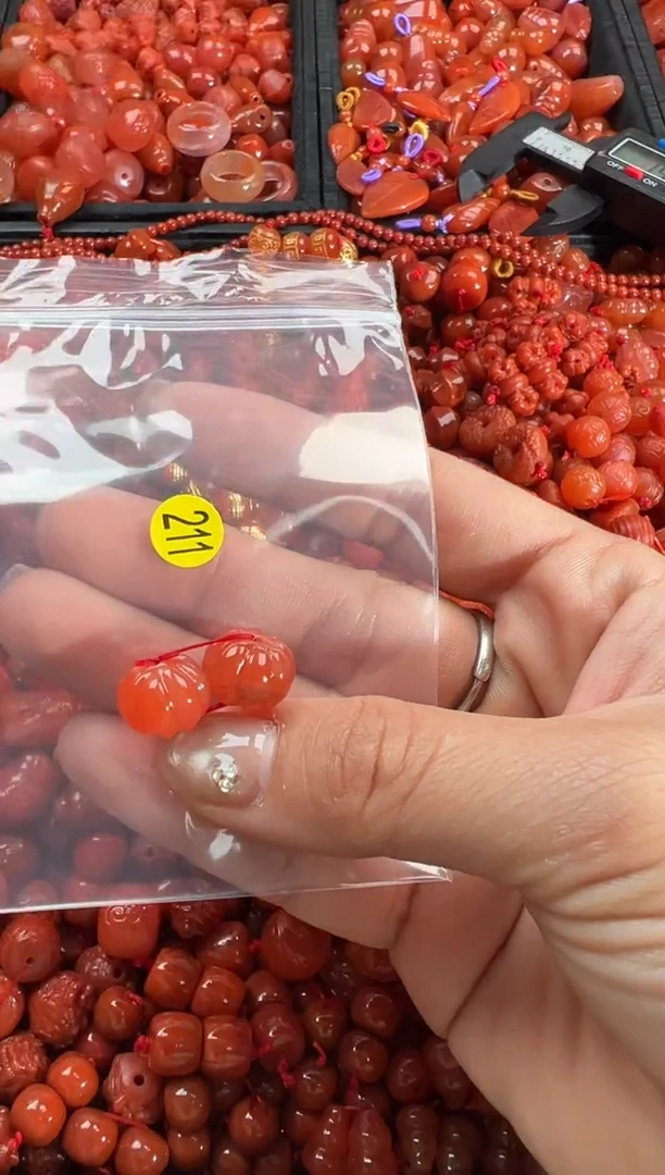 【闪购商品】南红玛瑙颈饰未镶嵌1