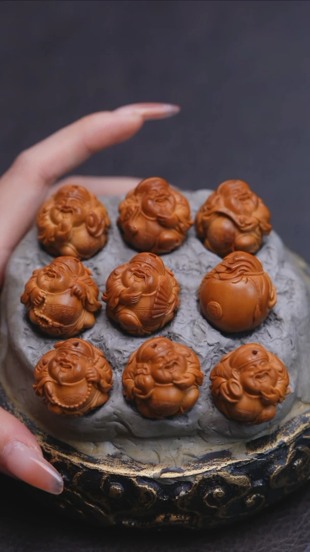 吊坠橄榄核荷叶财神