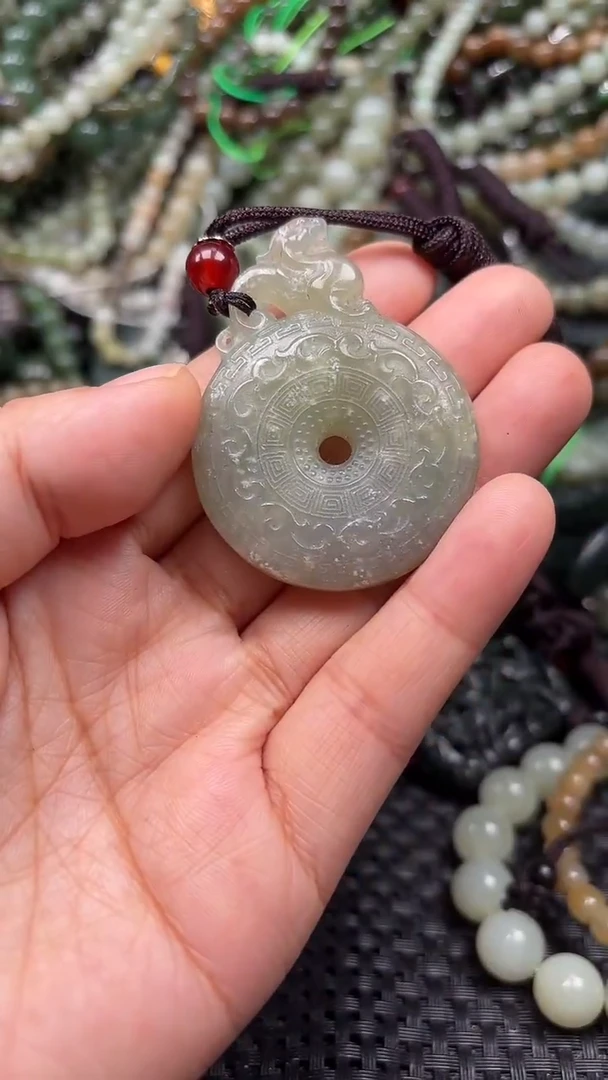 颈饰未镶嵌和田玉1