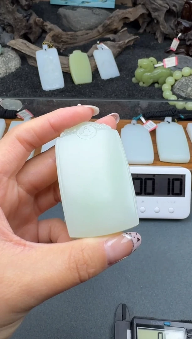 颈饰未镶嵌和田玉3