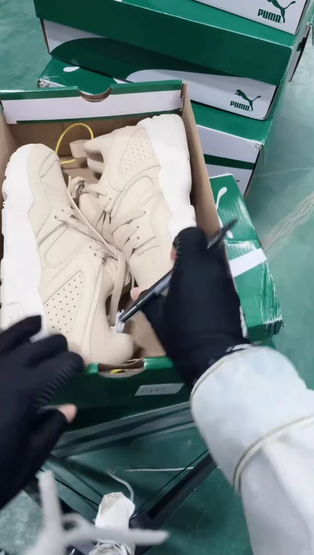 彪马时尚休闲运动鞋38M   S2