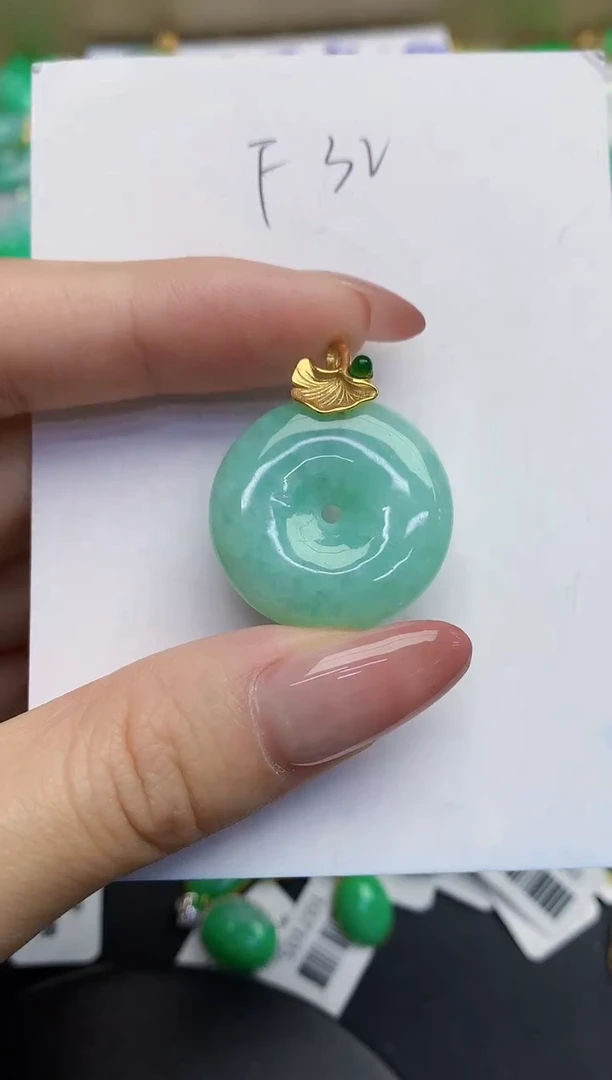 翡翠未镶嵌颈饰缅甸天然翡翠A货