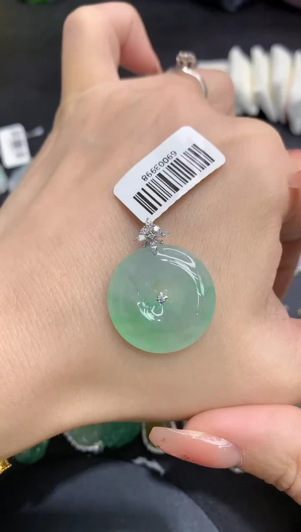 吊坠(不含链)18K金镶嵌翡翠1111111111111