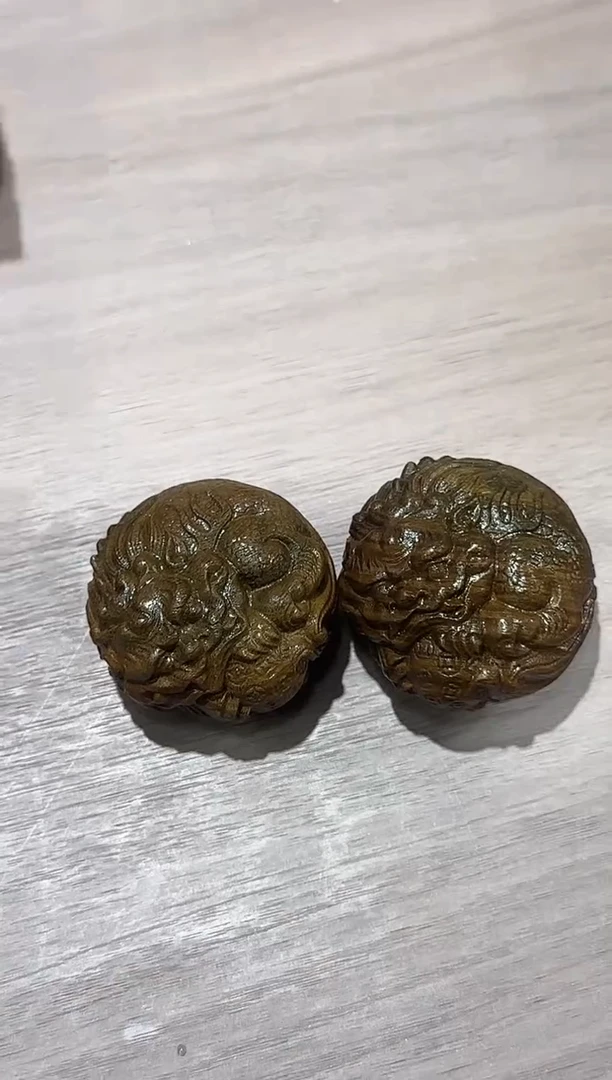 维腊木（绿檀）把件一对貔貅把件