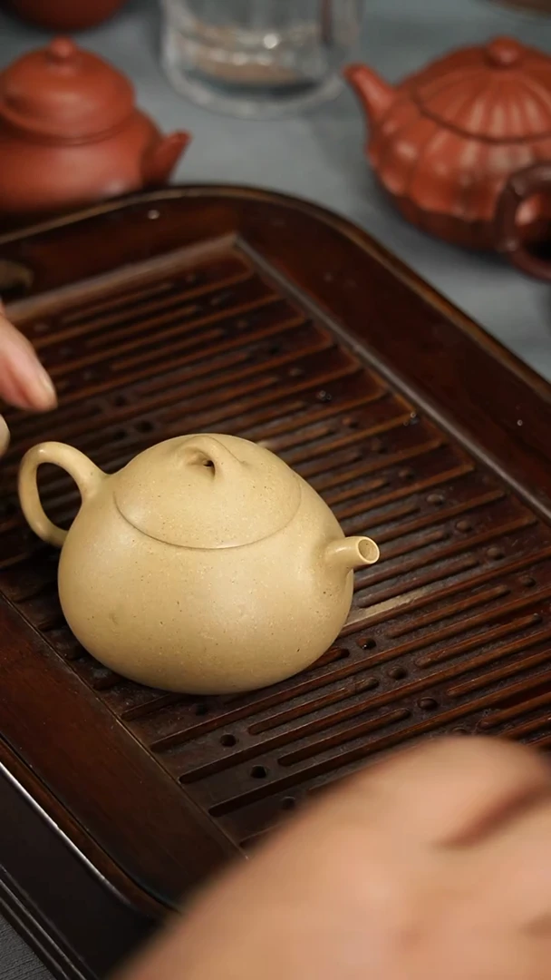 茶壶紫砂宜兴紫砂本山绿小茄瓜壶150毫升