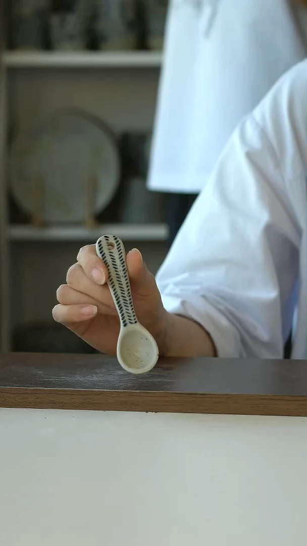 粗陶手绘跳刀纹饮品勺10.5cm@4-2@