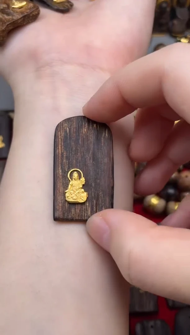 沉香吊坠沉香吊坠02