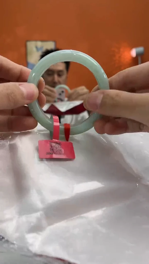 未镶嵌手镯翡翠翡翠手镯