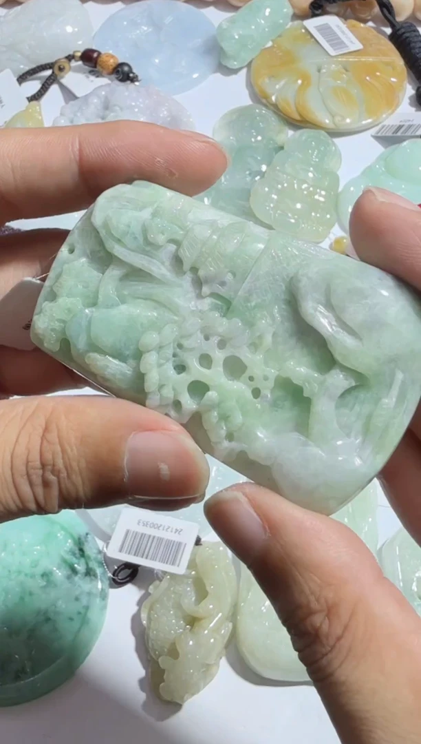 【闪购商品】翡翠吊坠(不含链)未镶嵌00017100