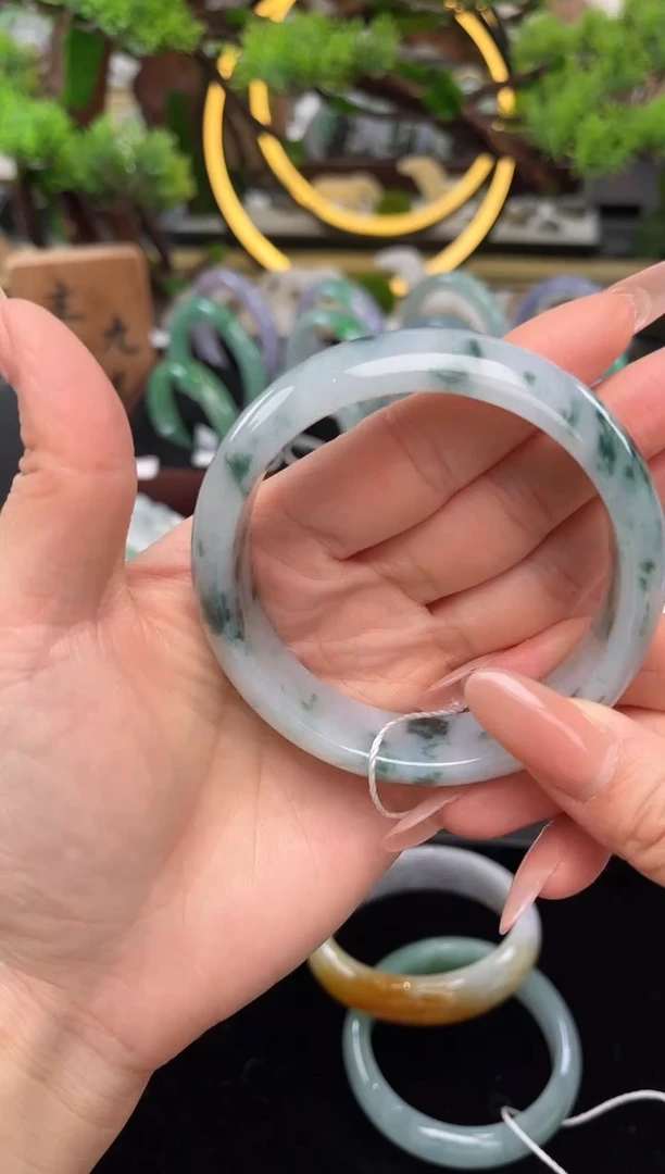 未镶嵌手镯翡翠手镯