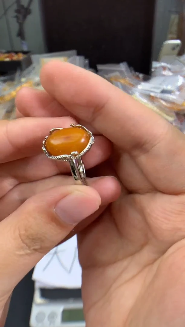 蜜蜡未镶嵌珠宝奇石110