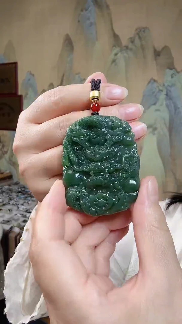 颈饰未镶嵌和田玉.