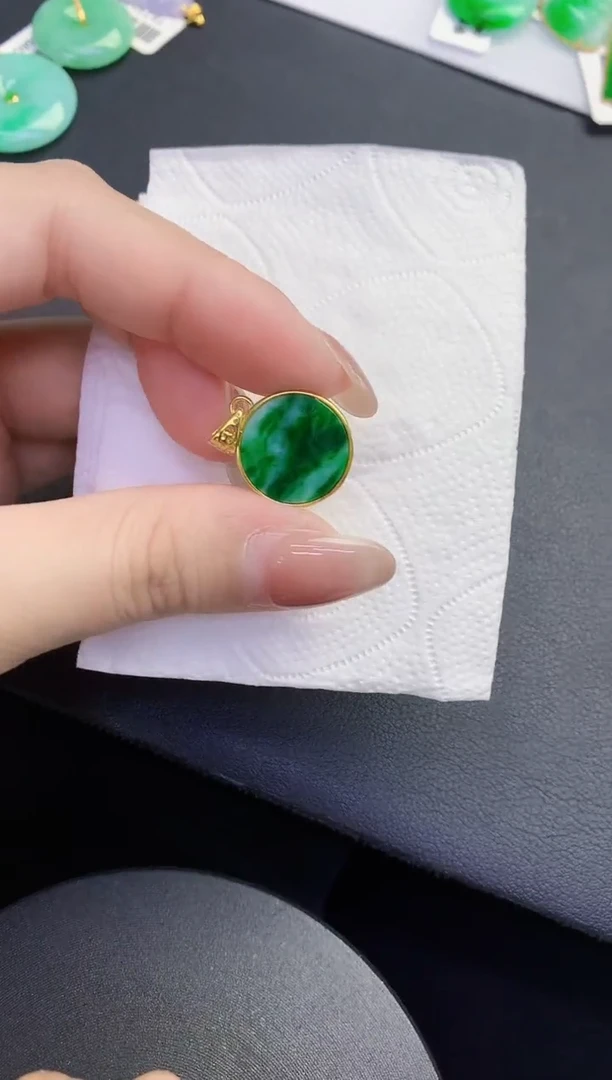 颈饰未镶嵌翡翠缅甸天然翡翠a货