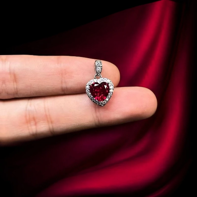 瑾萱高订名饰207-轻奢培育3A红宝石精切合金吊坠