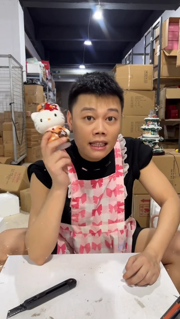 瓷片棕色kt邮递员存钱罐