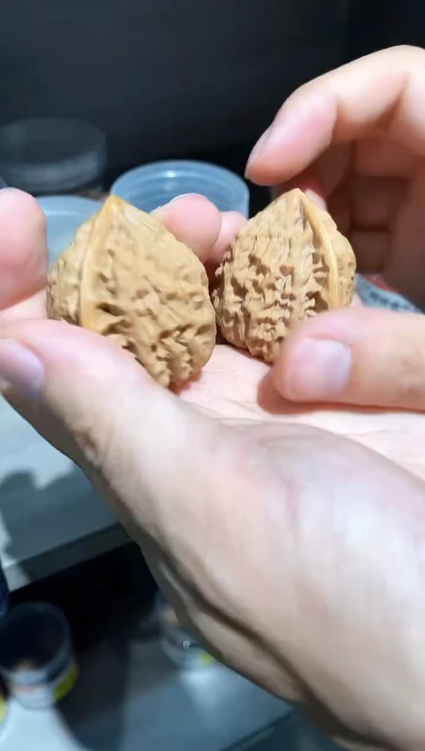 文玩核桃把件微修金牛38