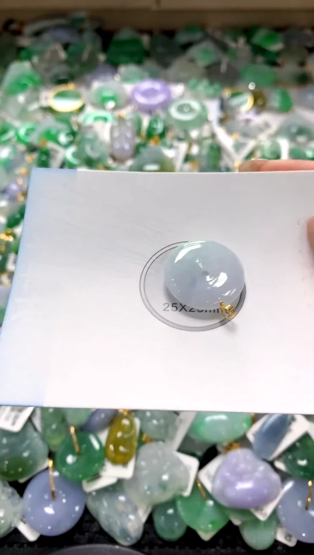 颈饰18K金镶嵌翡翠1111111111111111