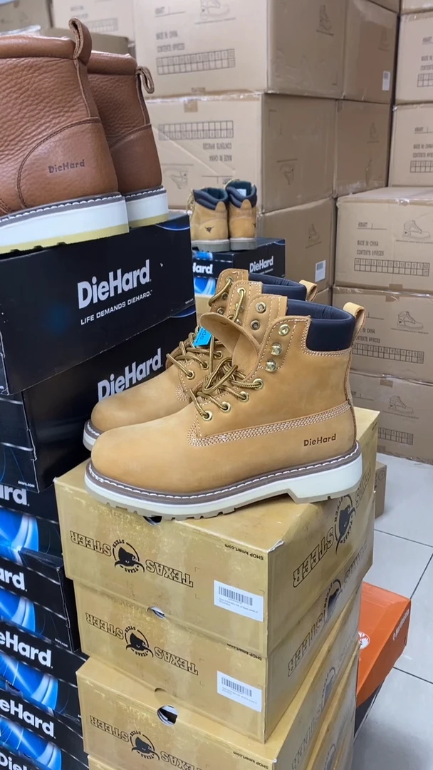 牛皮42 码，84101，运动鞋码，工装靴 默认瑕疵