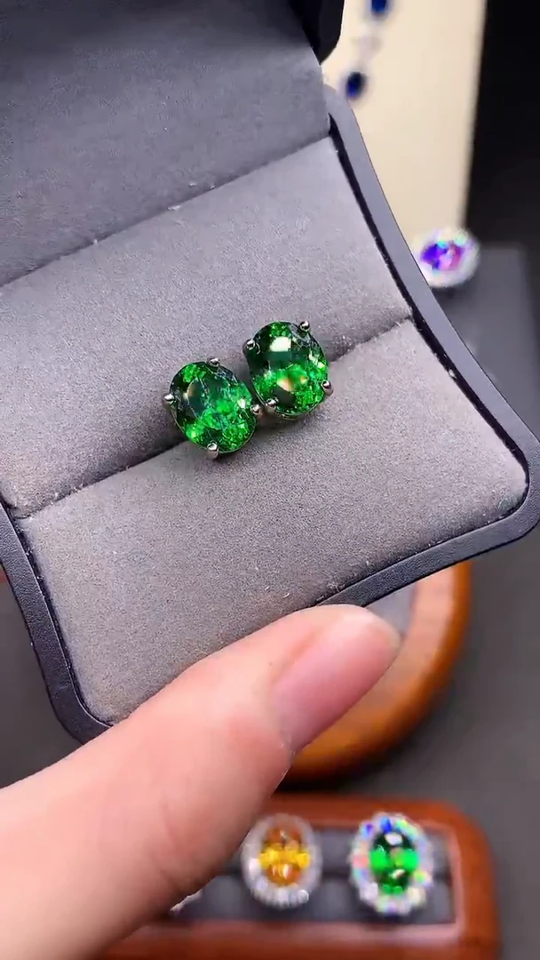 银S925镶嵌耳饰绿色碧玺.....