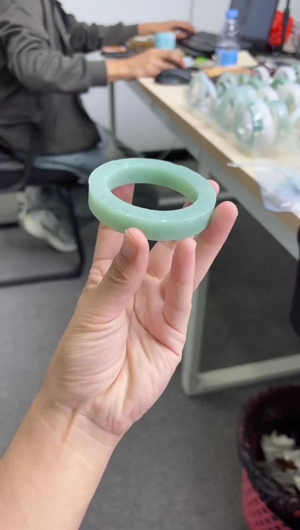 未镶嵌手镯定制翡翠白*手镯