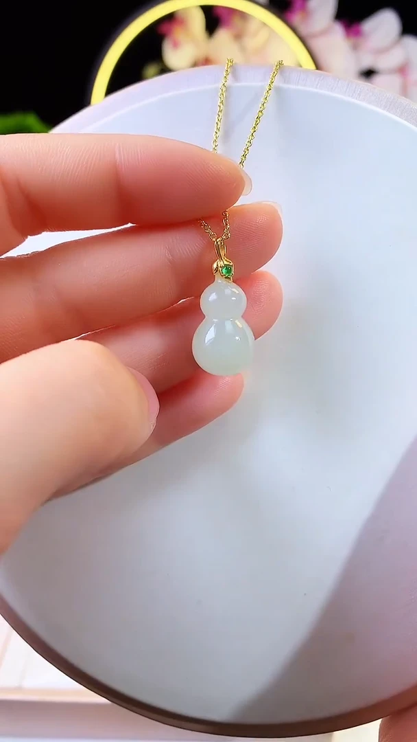 吊坠(赠链)银S925镶嵌和田玉冰晴葫芦