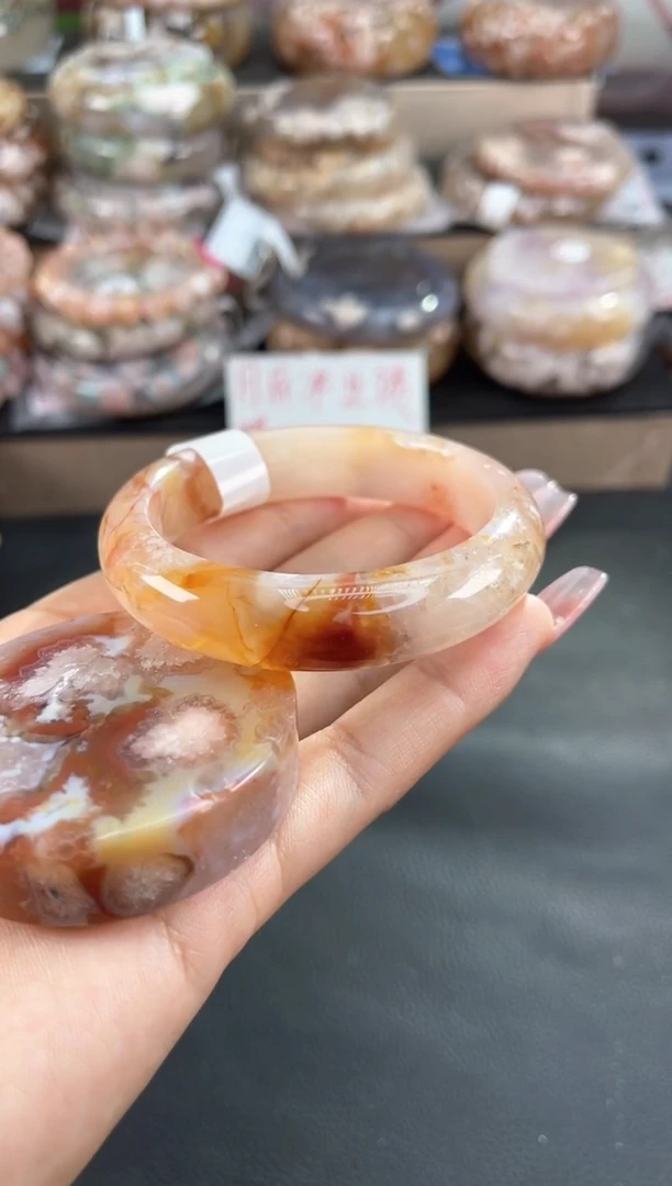 未镶嵌手镯石英质玉53