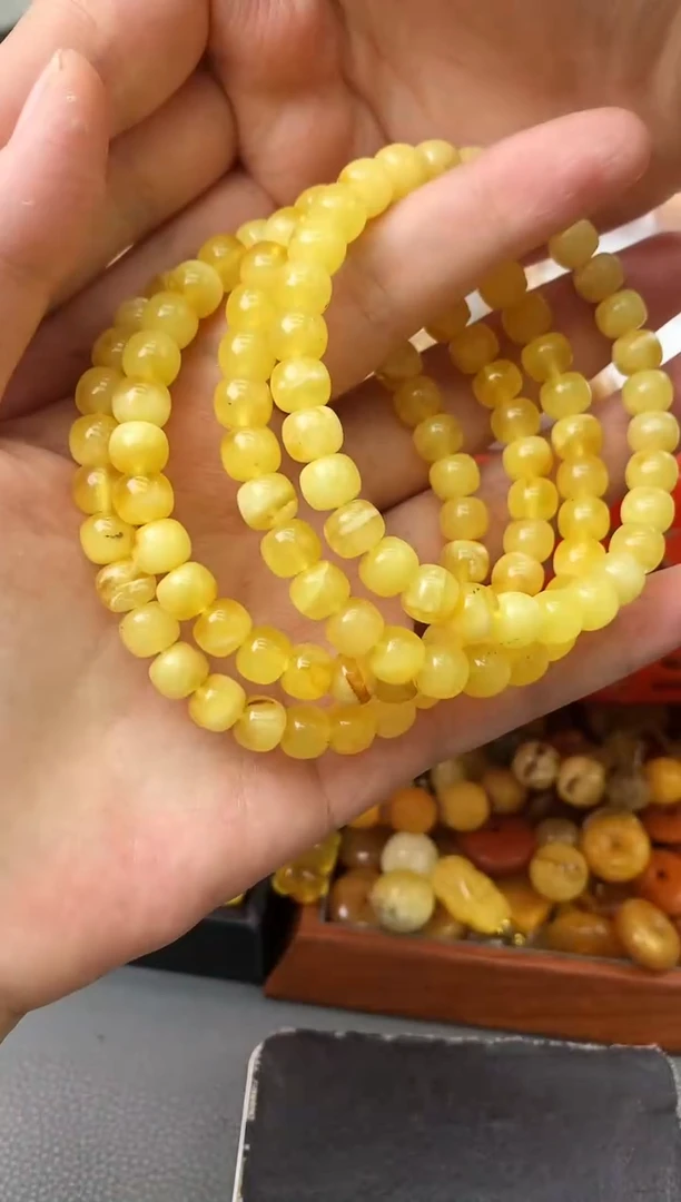 未镶嵌琥珀珠宝奇石25