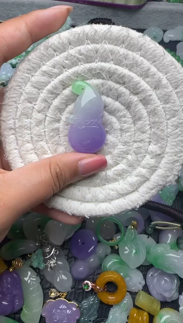 颈饰未镶嵌翡翠缅甸翡翠吊坠