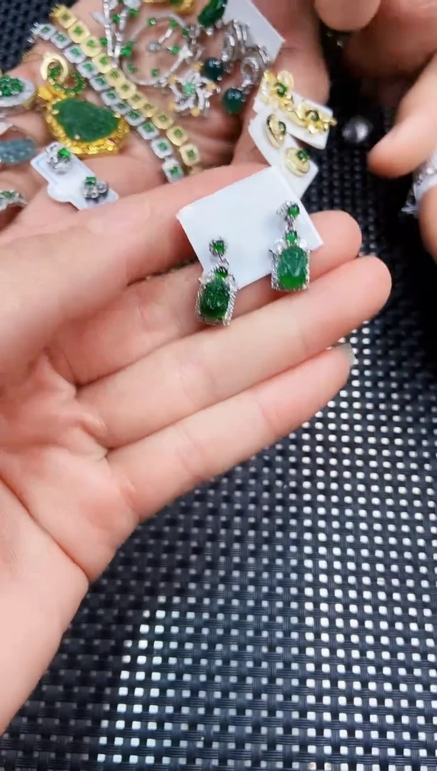 【闪购商品】翡翠耳饰未镶嵌111111111