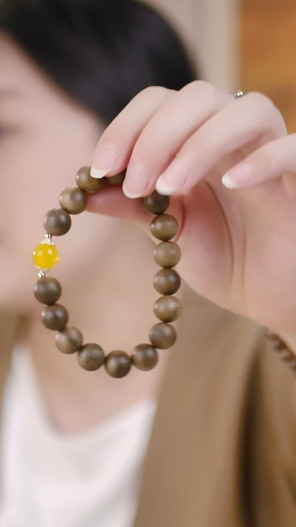 玛瑙/玉髓手串未镶嵌（海南莺歌绿奇楠1.0）