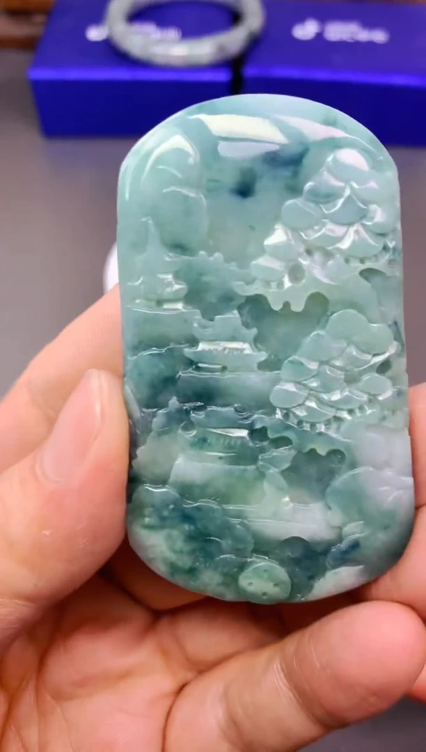 颈饰未镶嵌翡翠山水