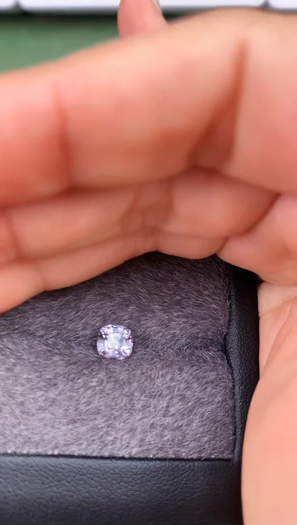 未镶嵌裸石定制尖晶石枕型 金属色调 1.13ct